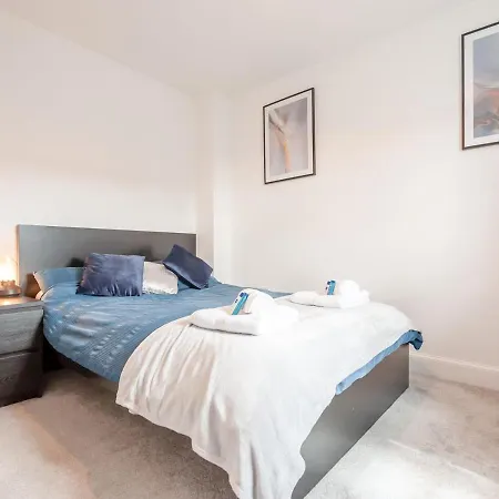 Pass The Keys Bramhope Haven - New Next To Golden Acre Park *