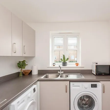 Pass The Keys Bramhope Haven - New Next To Golden Acre Park Holiday home