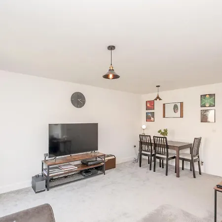 Pass The Keys Bramhope Haven - New Next To Golden Acre Park Casa vacanze