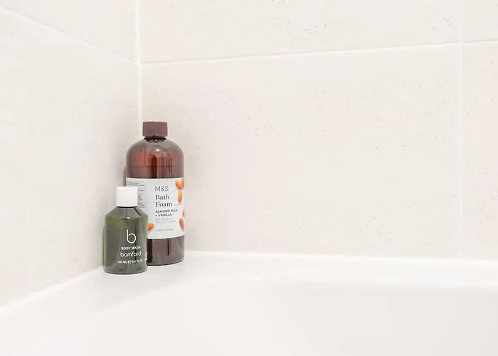 Bramhope Haven - New Next To Golden Acre Park - Pass The Keys