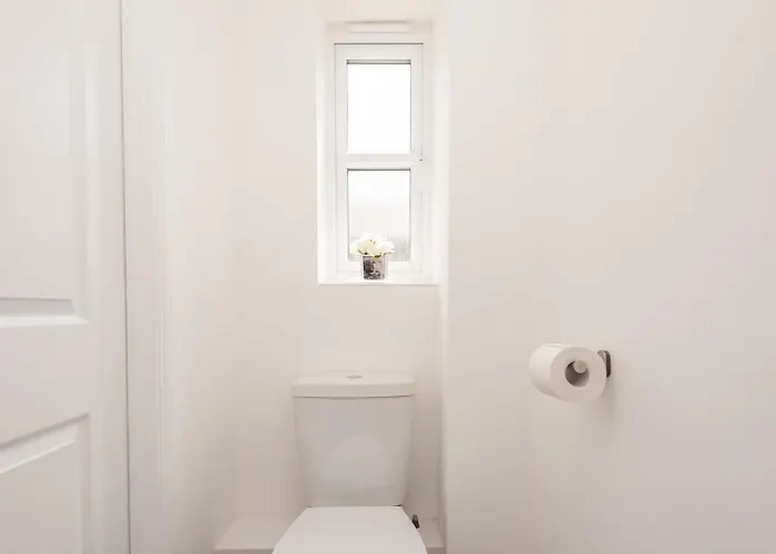 Holiday home Bramhope Haven - New Next To Golden Acre Park - Pass The Keys