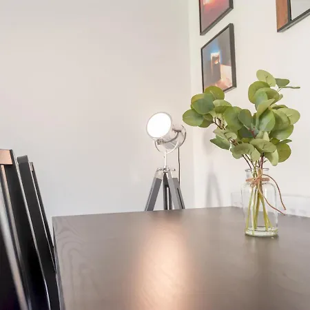 Semesterbostad Bramhope Haven - New Next To Golden Acre Park - Pass The Keys *